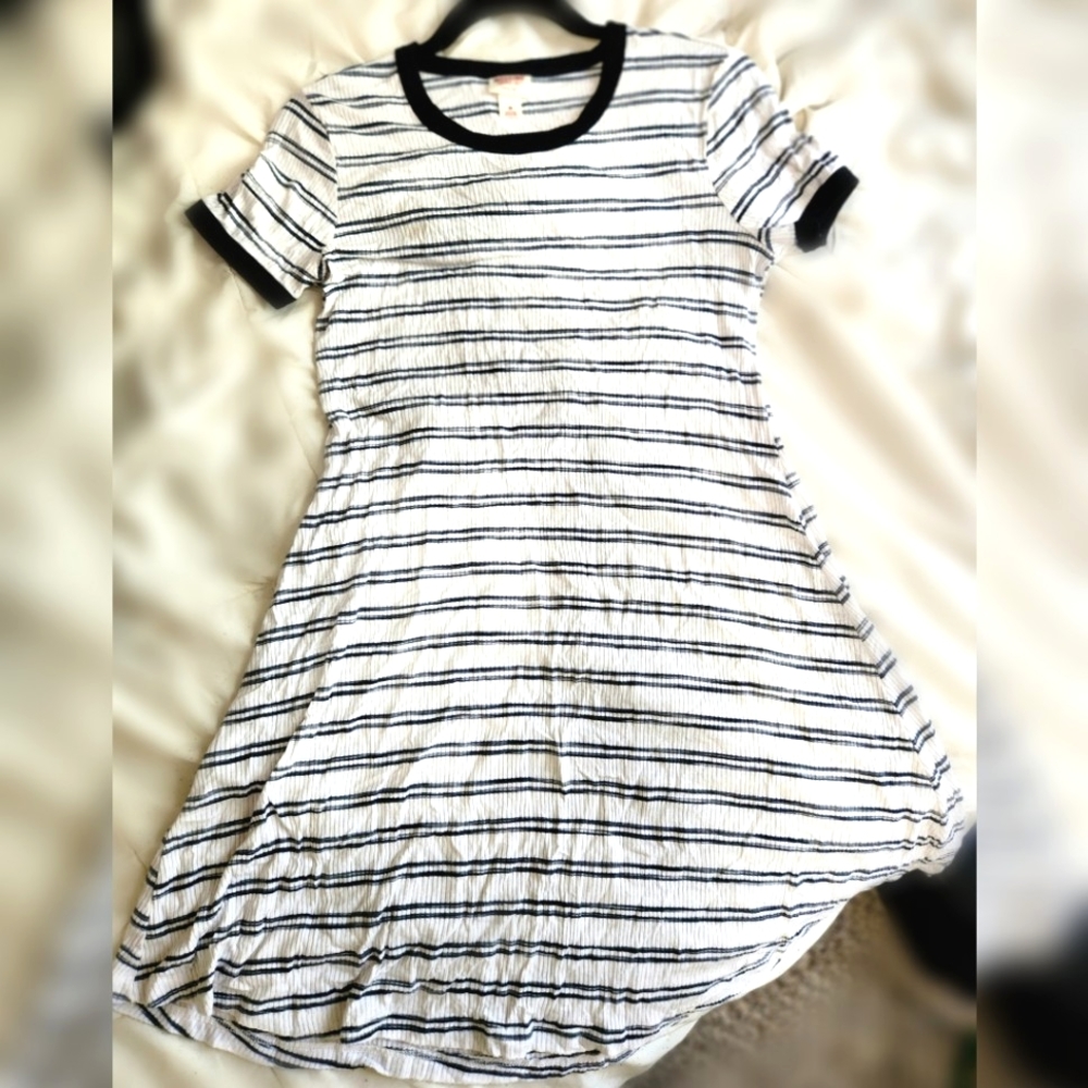 Black & White Medium Striped Dress